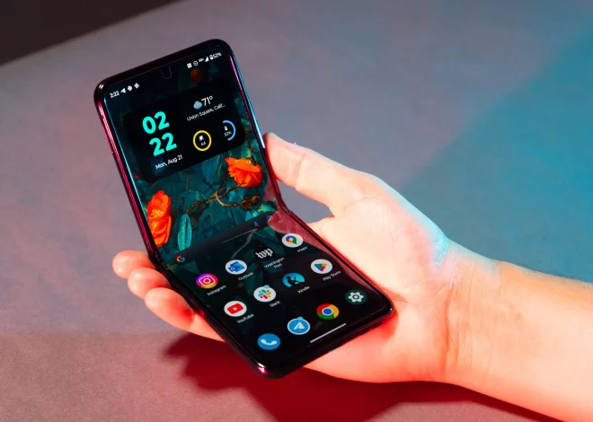 Why You Should Invest in a Foldable Phone